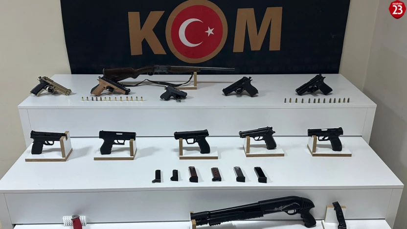 Elazığ'da 2 Suç Örgütü Çökertildi: 30 Gözaltı, Cephanelik Ele Geçti!