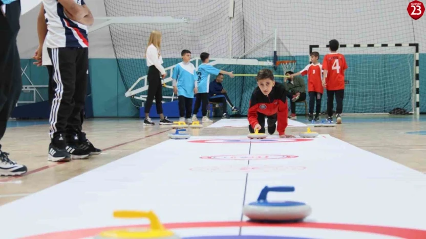 Elazığ'da 45 takım Floor Curling müsabakalarında buluştu