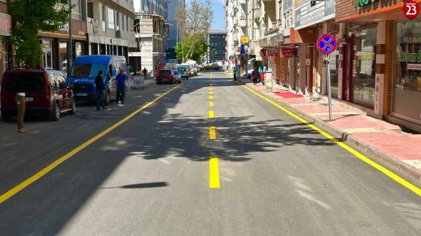 Elazığ'da Asfaltı Tamamlanan Yollarda Yol Çizgi Çalışmaları Başladı