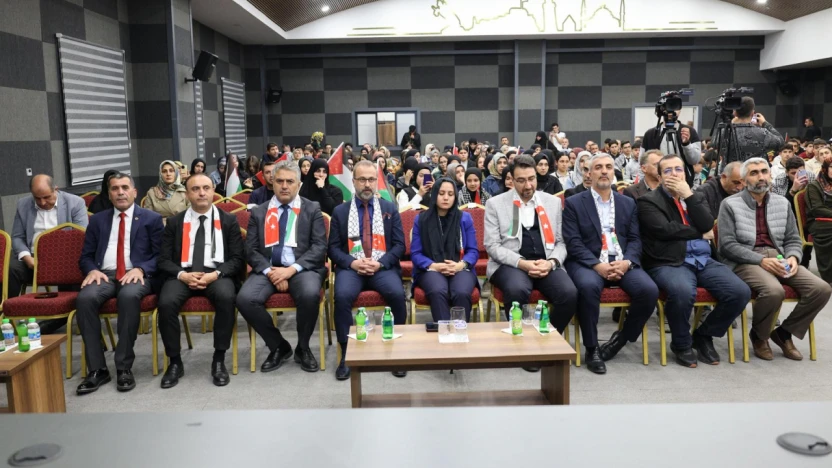 Elazığ'da İmam Hatip Liselerinden Filistin Gecesi: Duygusal Anlar Yaşandı