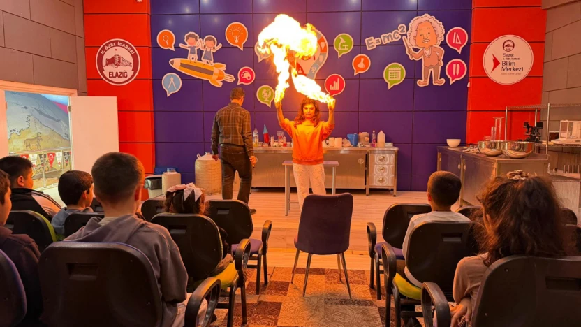 Elazığ'da Öğrencilere Bilimle Gelecek Eğitimi