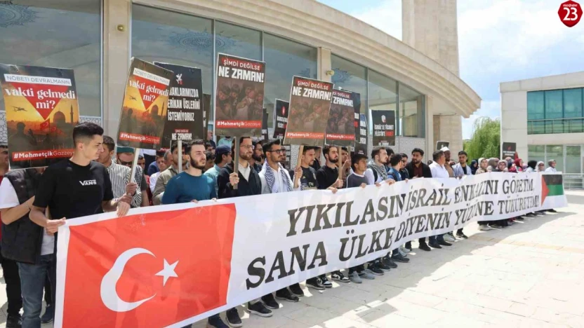 Fırat Üniversitesi Öğrencilerinden Gazze İçin Yürüyüş