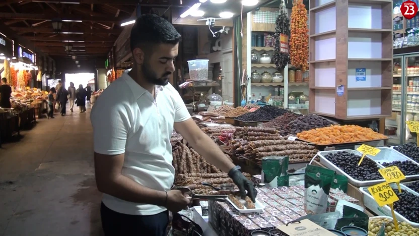 Elazığ Kapalı Çarşısı Yaz Aylarında Ziyaretçi Akınına Uğruyor