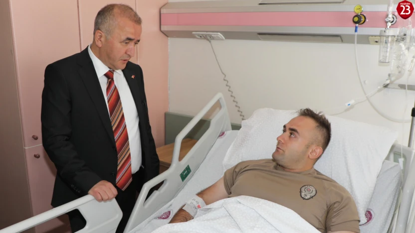 Elazığ Protokolünden Hastanedeki Yaralı PÖH Komiserine Ziyaret