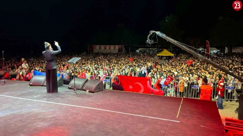 FÜ 50. yıl festivali Azerin'in unutulmaz konseriyle sona erdi