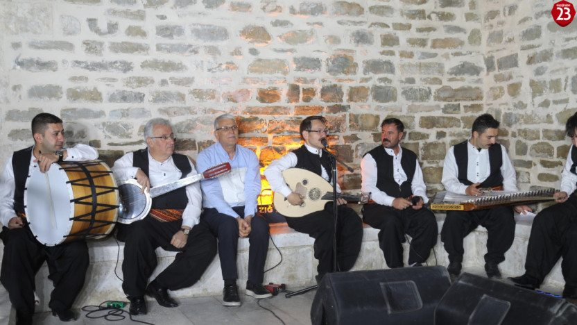 Harput'ta Kürsübaşı Dinletileri Yoğun İlgi Görüyor