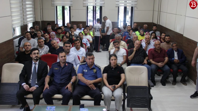 Sivrice'de 'Akılcı İlaç Kullanımı ve Bitkisel Ürünler' Konulu Konferans Düzenlendi