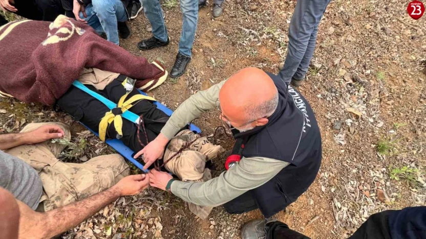 Elazığ'ın Palu İlçesinde Uçurumdan Düşen Vatandaş Kurtarıldı