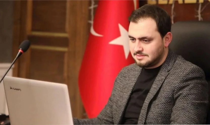 AK Parti Elazığ'da Yeni Dönem: Sencer Selmanoğlu Liderliğinde Genç ve Dinamik Yönetim