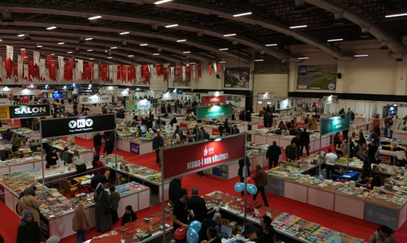 Elazığ Belediyesi 6. Kitap Fuarı Açıldı: İlk Günden Ziyaretçi Akını