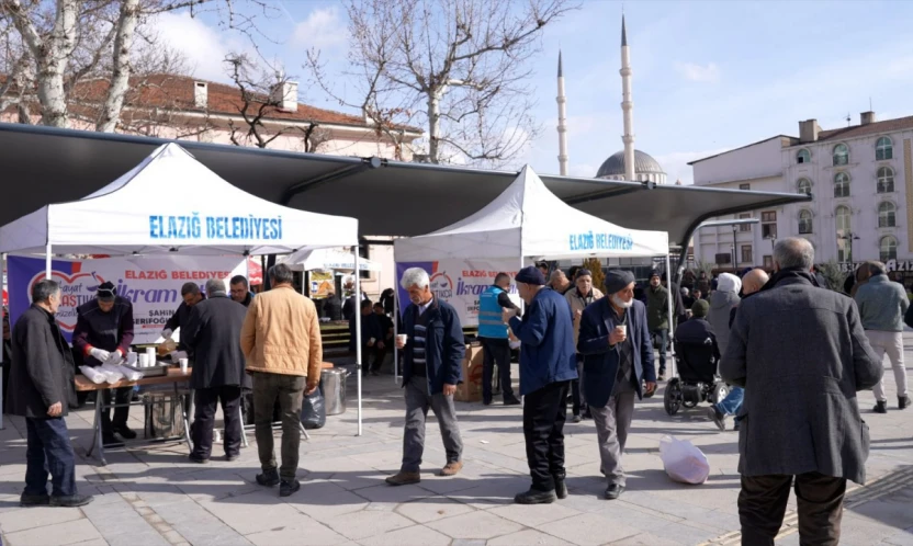 Elazığ Belediyesi'nden Soğuk Günlerde Gönül Isıtan İkram