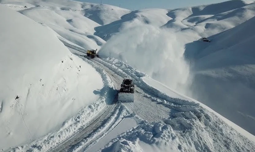 Elazığ'da Kar Beklentisi Sürüyor: Bingöl Beyaza Büründü