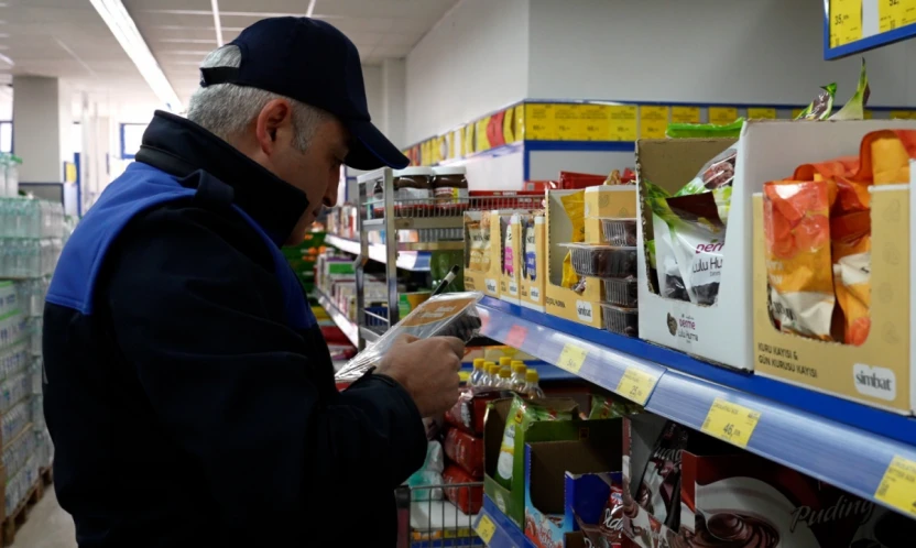 Elazığ'da Zincir Marketlere Sıkı Denetim: Son Kullanma Tarihi ve Fiyat Etiketleri Mercek Altında