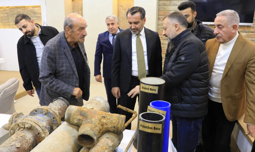 Mecliste Çarpıcı Görüntü: Eski Su Boruları Altyapı Yatırımlarının Neden Şart Olduğunu Gösterdi