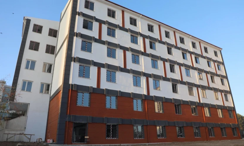 Vali Hatipoğlu, Sare Ana Kız Öğrenci Yurdu'ndaki Çalışmaları İnceledi